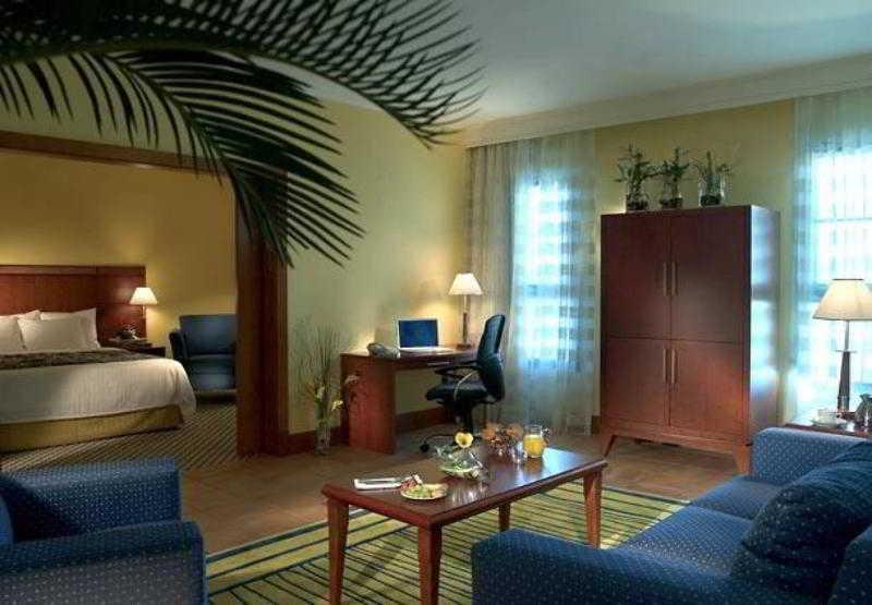 Готель Millennium Lakeview Formerly Copthorne Lakeview 4*
